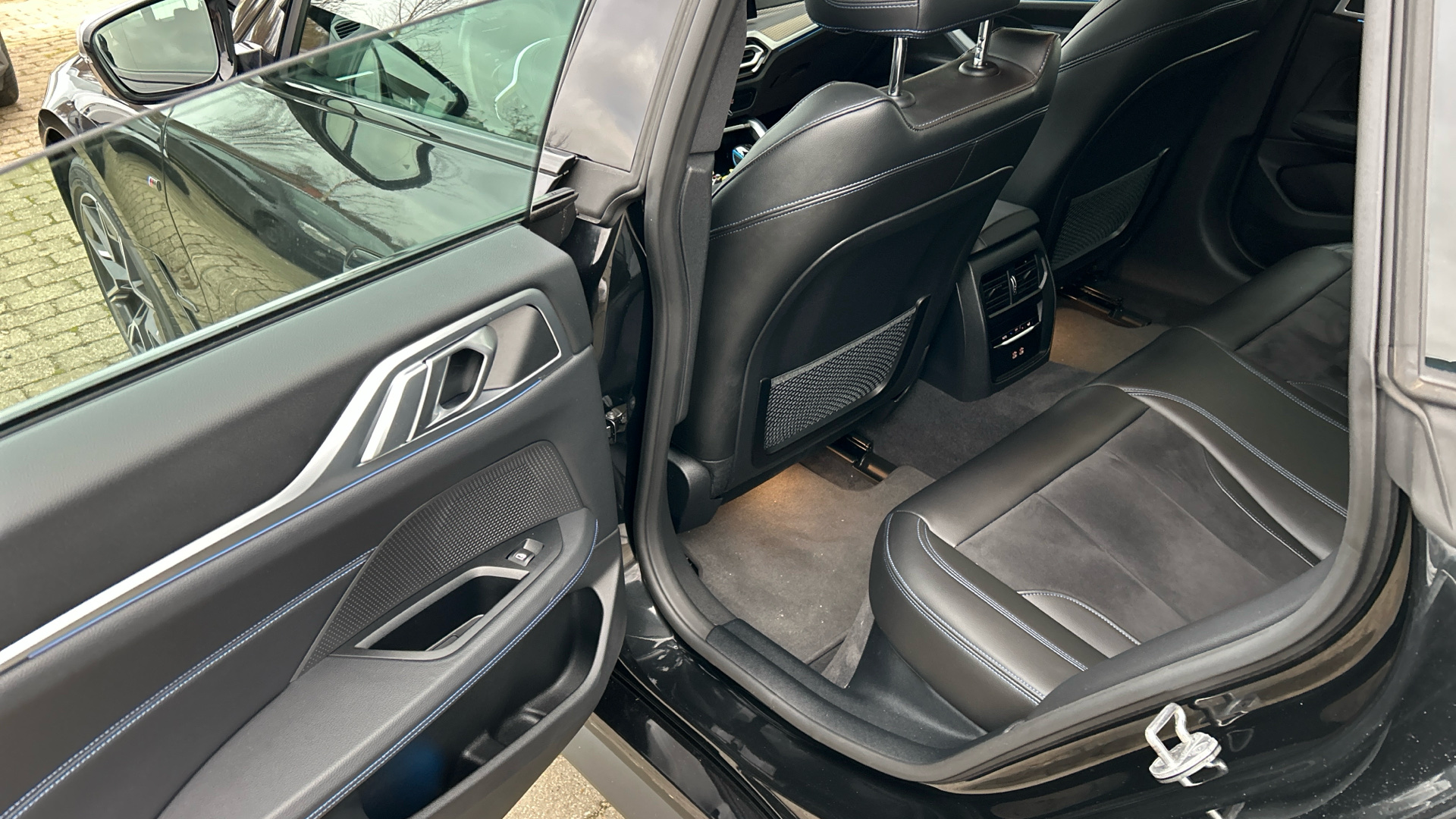 Foto 25 van BMW i4